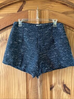 Women's Old Navy black white woven striped cute dressy shorts size 6